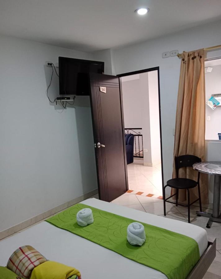 Hotel El Deportista Medellin Bagian luar foto