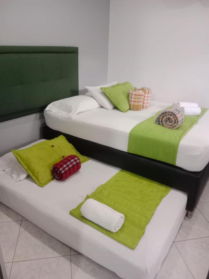 Hotel El Deportista Medellin Bagian luar foto