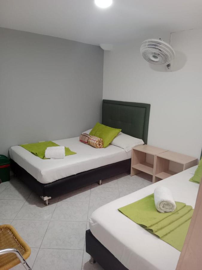 Hotel El Deportista Medellin Bagian luar foto