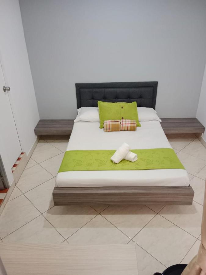 Hotel El Deportista Medellin Bagian luar foto