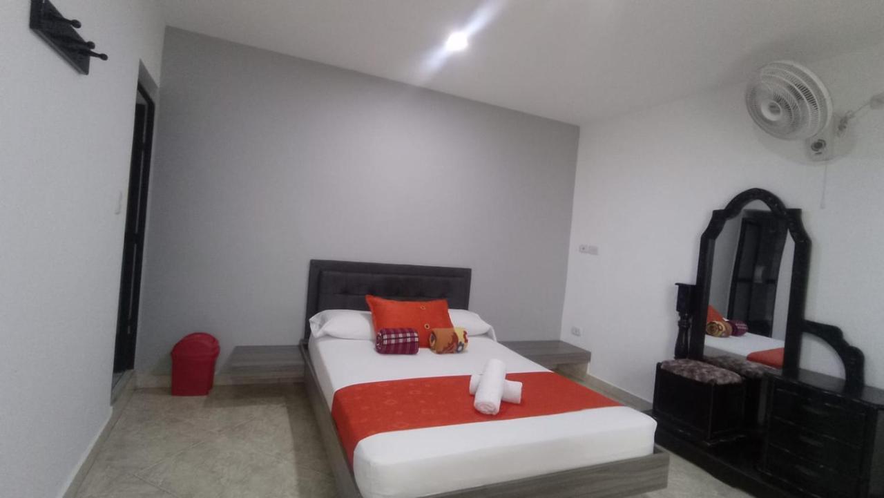 Hotel El Deportista Medellin Bagian luar foto