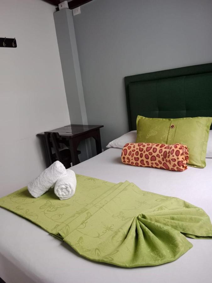 Hotel El Deportista Medellin Bagian luar foto