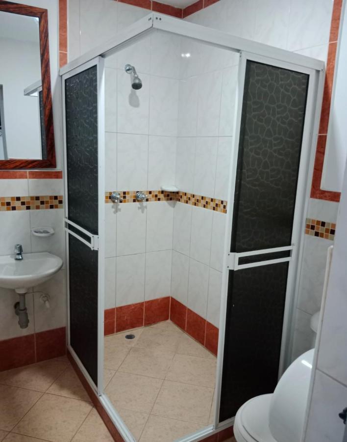 Hotel El Deportista Medellin Bagian luar foto