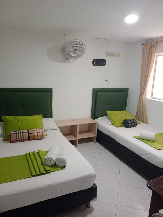 Hotel El Deportista Medellin Bagian luar foto
