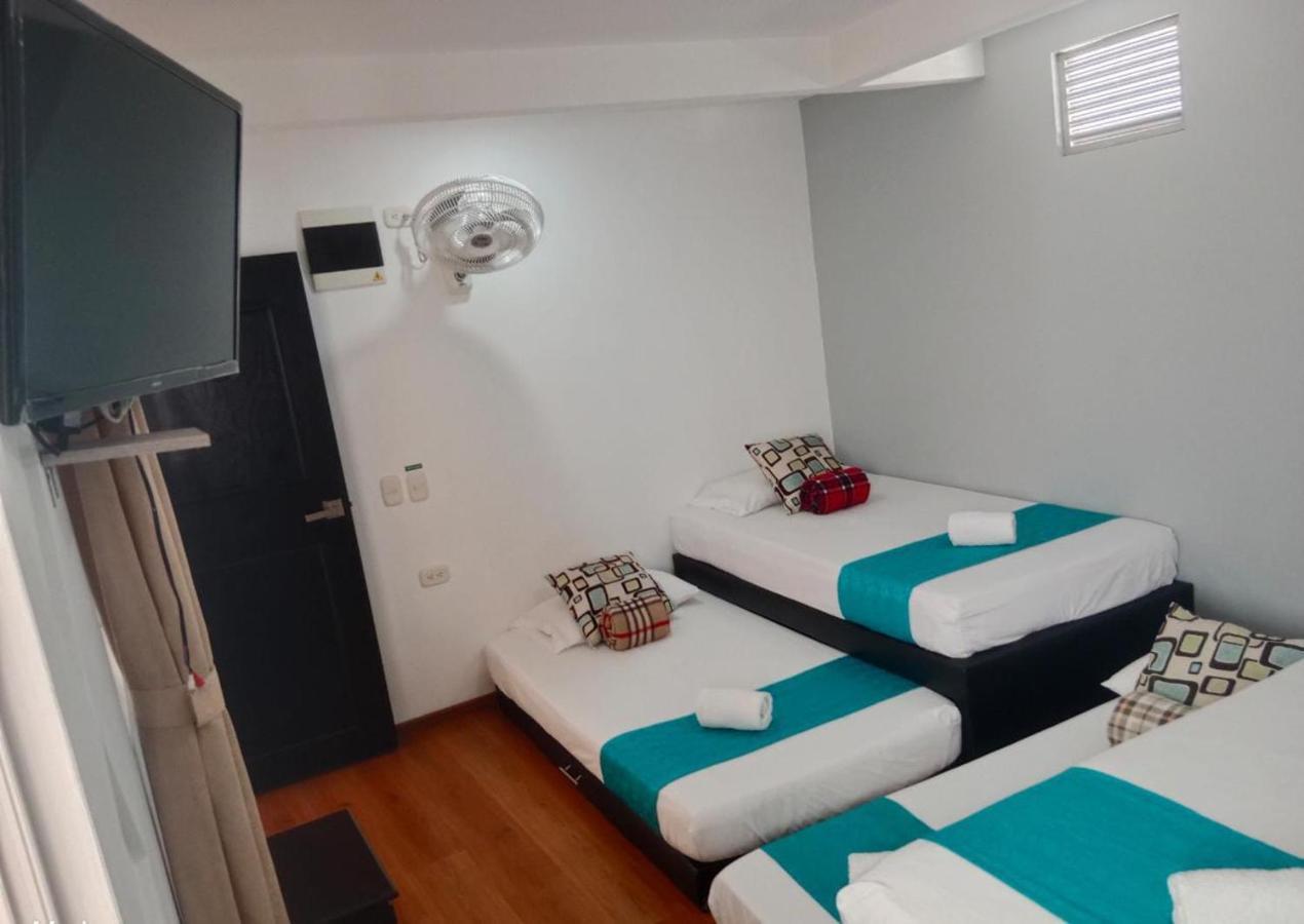 Hotel El Deportista Medellin Bagian luar foto