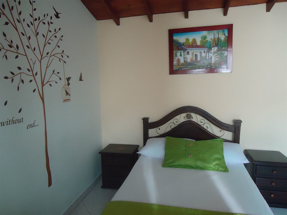Hotel El Deportista Medellin Bagian luar foto